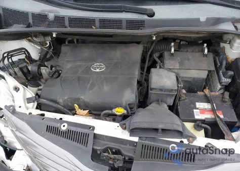 2013 Toyota Sienna Xle 7 Passenger z USA, uszkodzony, nr VIN 5TDDK3DC3DS049505